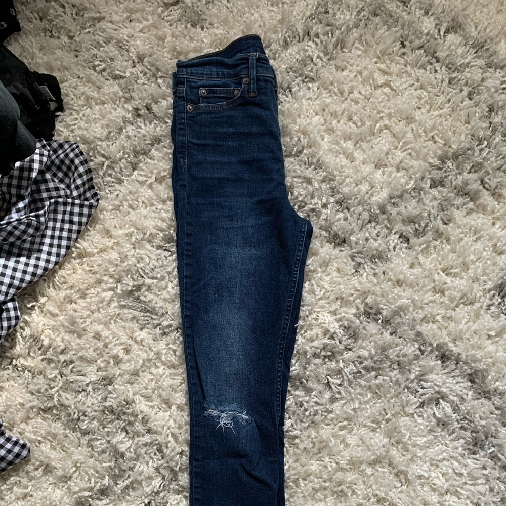 high waisted jeans!